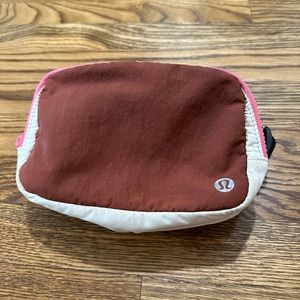 Lululemon Everywhere belt bag in used condition